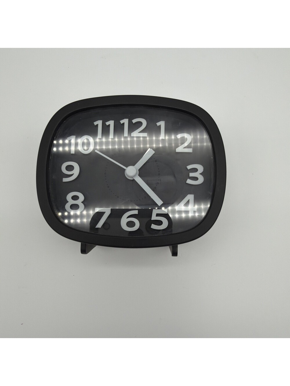 Silent Digital Desk Clock, Square Shape, Large, Easy-to-Read Numbers, Simple, St